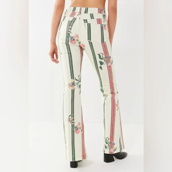 Urban Outfitters BDG Printed Floral Flare Jeans- Size 28 - Picture 2 of 7